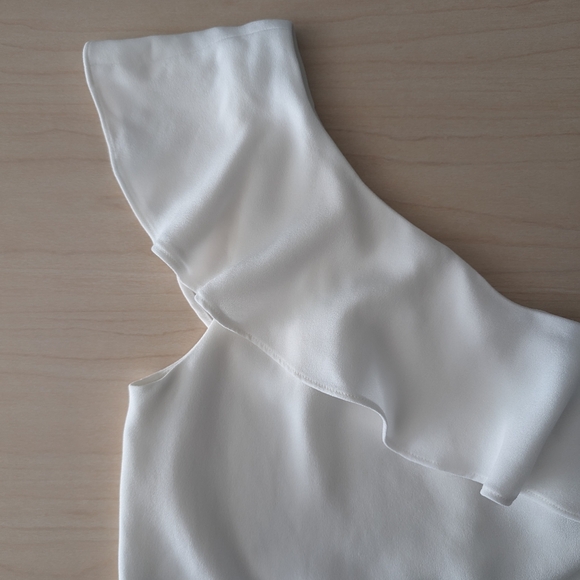 Club Monaco One-Shoulder White Ruffle Cropped Top 00 - Picture 5 of 7